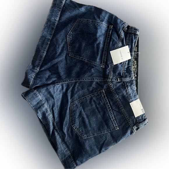 pleated denim shorts - Picture 4 of 4